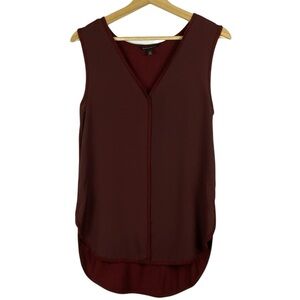 Banana Republic Sleeveless Blouse Women’s XS – Maroon V-Neck High-Low Hem Top
